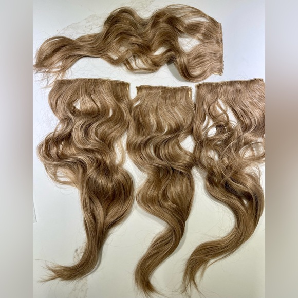 HAIR, 4piece, 20” Extensions, wavy, clip in, Dark blonde/light brown - Picture 4 of 5